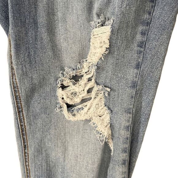 Eloquii 18G Classic Fit Stretch Denim Mom Jeans Light Wash Distressed Gena Crop - Picture 6 of 6